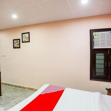 Oyo 72993 Hotel The Gold Faridabad Bagian luar foto