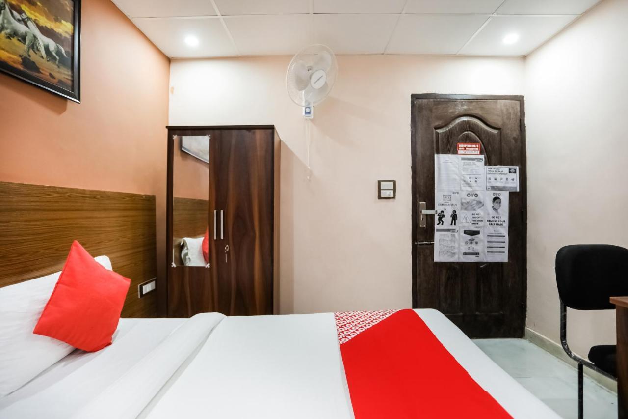 Oyo 72993 Hotel The Gold Faridabad Bagian luar foto
