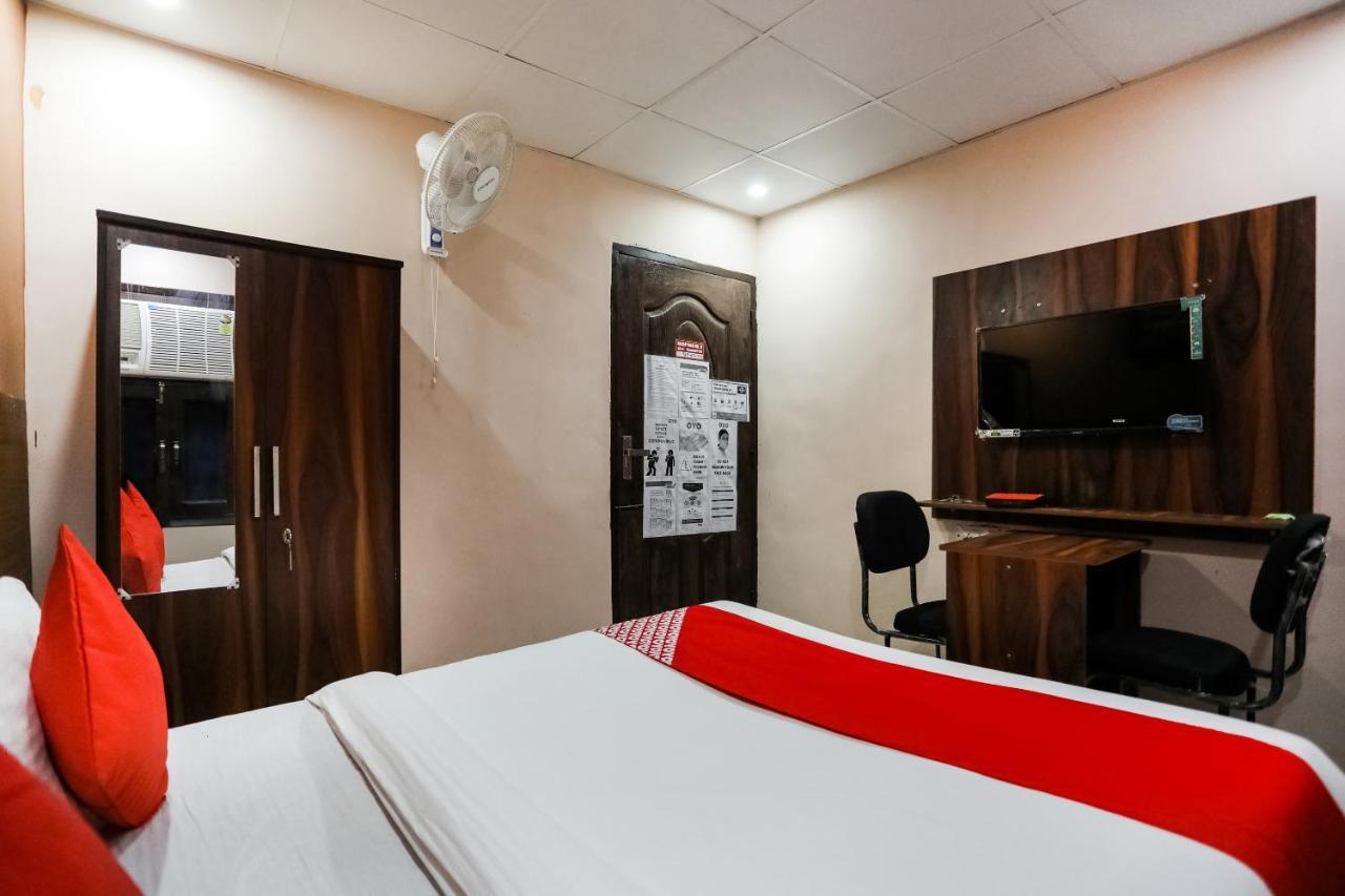Oyo 72993 Hotel The Gold Faridabad Bagian luar foto
