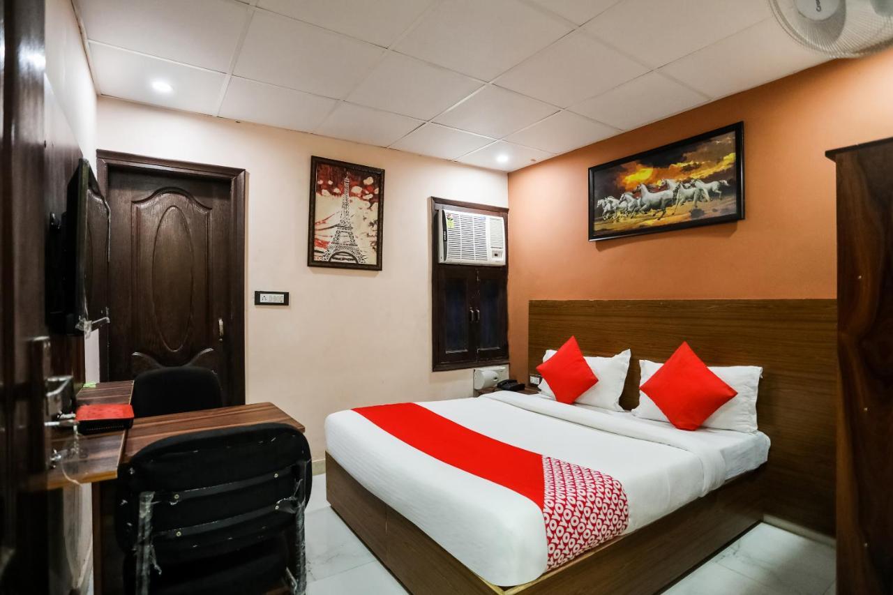 Oyo 72993 Hotel The Gold Faridabad Bagian luar foto