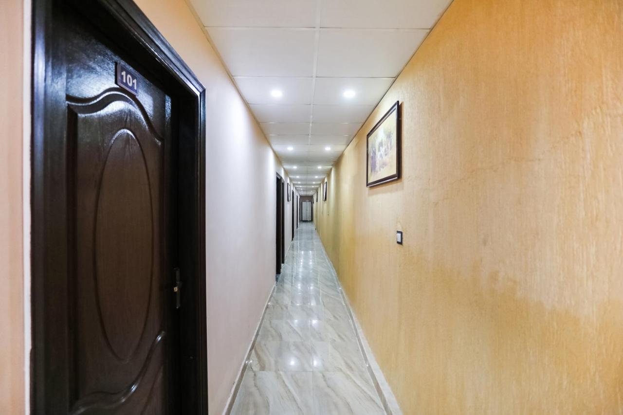 Oyo 72993 Hotel The Gold Faridabad Bagian luar foto